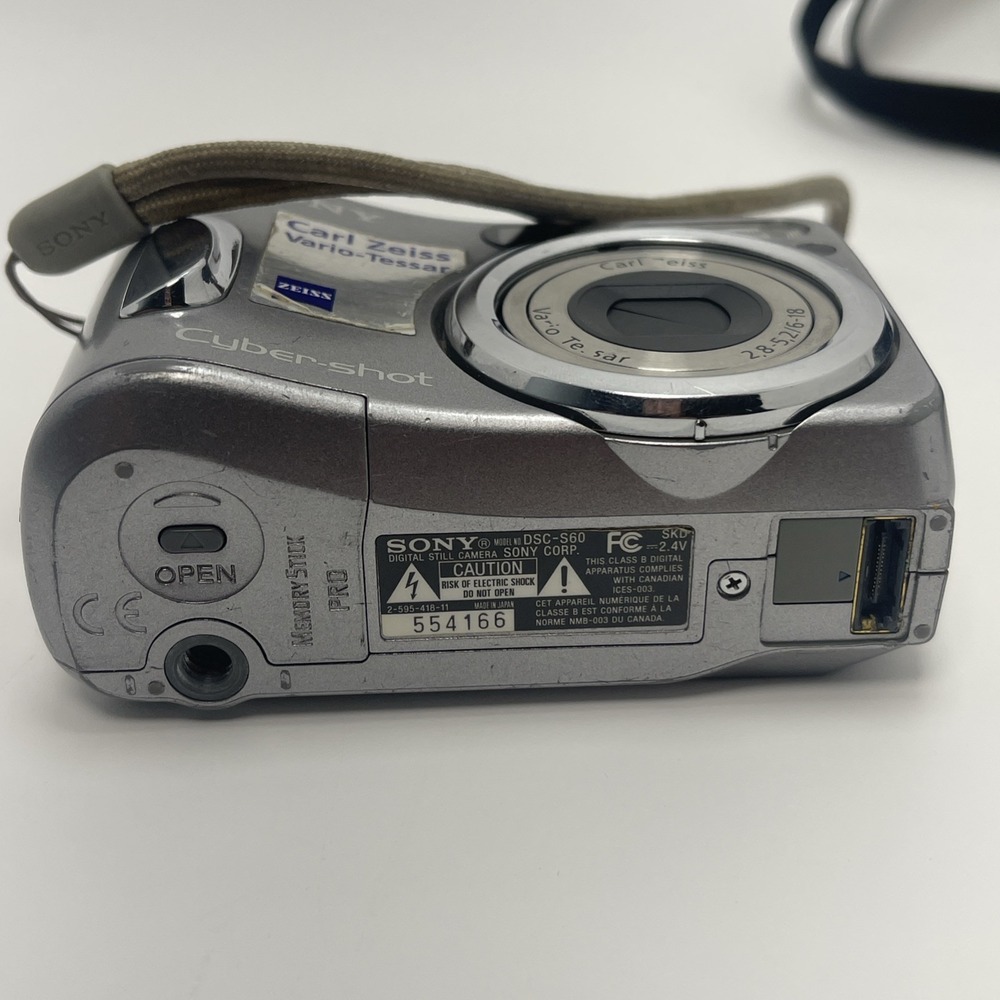 Sony Cyber-shot Carl‎ Zeiss DSC-S60 256MB Digital Camera Silver TESTED WORKING - Picture 8 of 16